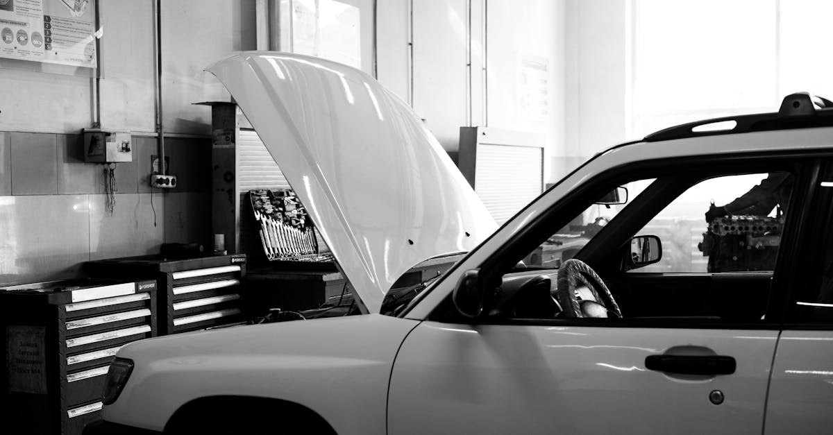 Bruits de frein à basse vitesse : diagnostic simple chez soi avant d’aller au garage