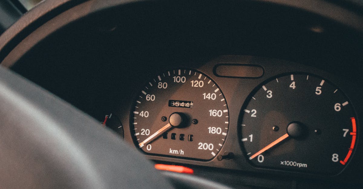 Controllo documenti in auto: cosa fare se ti fermano, quali documenti mostrare e diritti