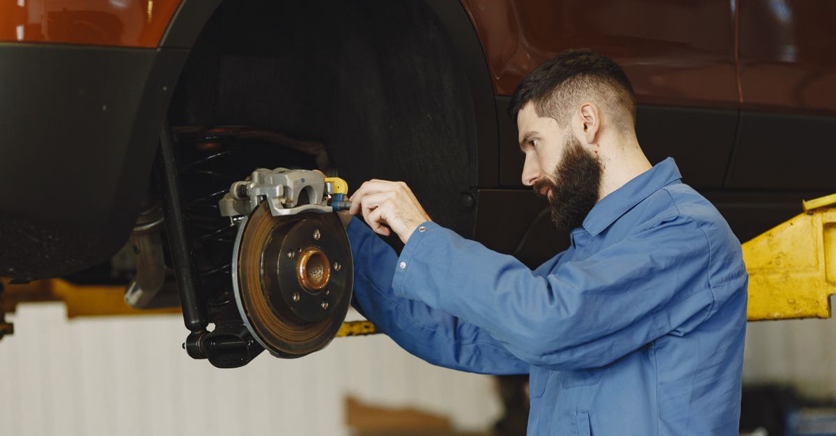 Worn brake pads früh erkennen: Symptome, Prüfzeichen und sichere Kontrolle