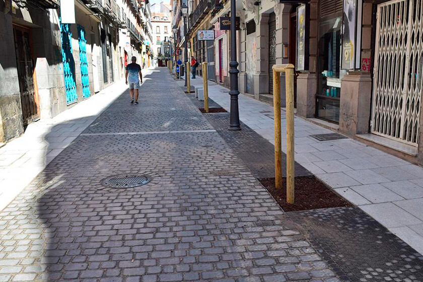 Calles de plataforma única: cuándo el peatón tiene prioridad aunque no haya paso de cebra